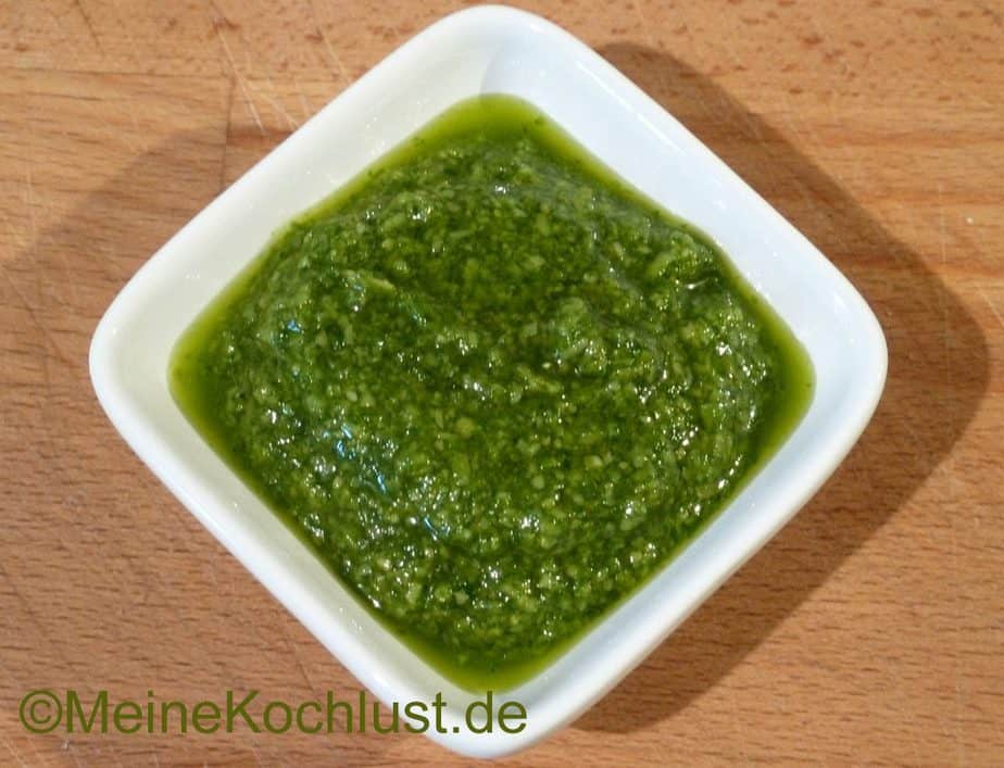 Pesto mit Basilikum
