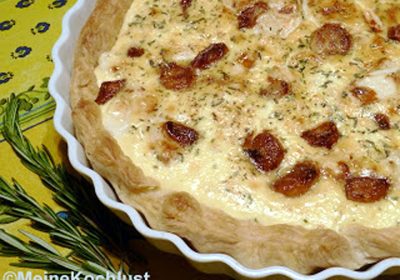 Tarte mit Knoblauch ganz